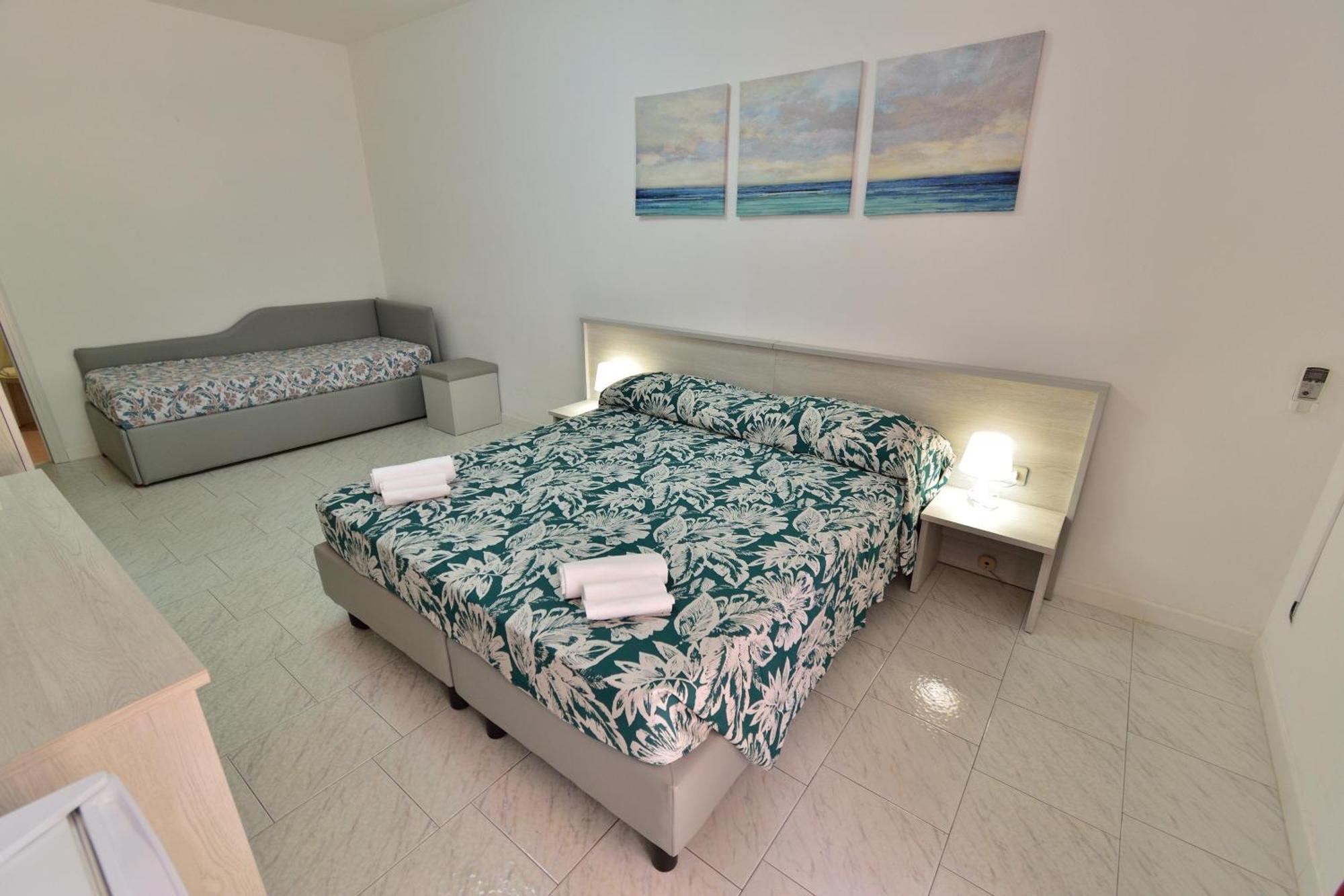 Hotel Eden Park 3*