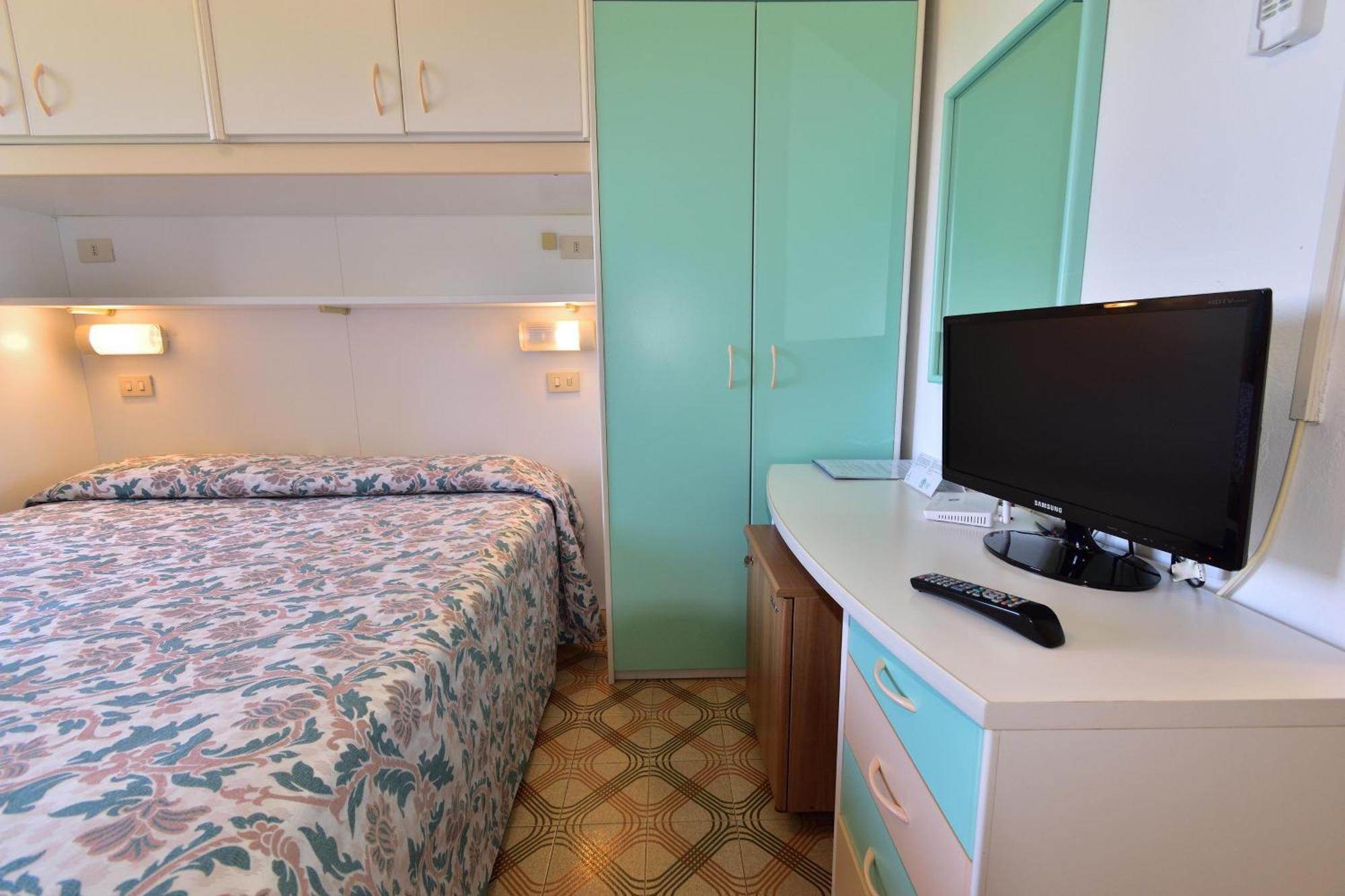 Hotel Eden Park 3*